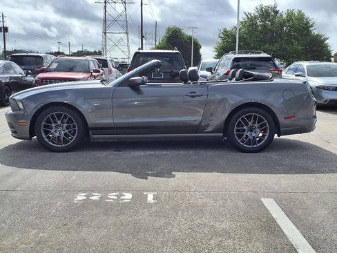 Used 2013 Ford Mustang Premium RWD image 20