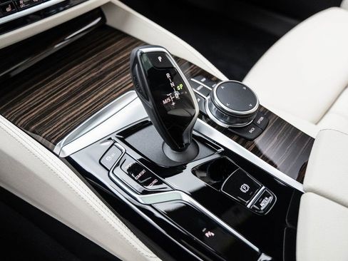 Used 2023 BMW 540i xDrive w/ M Sport Package image 26