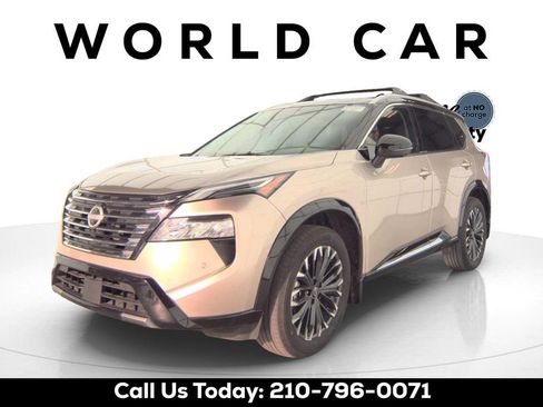 Used 2025 Nissan Rogue Platinum FWD image 4