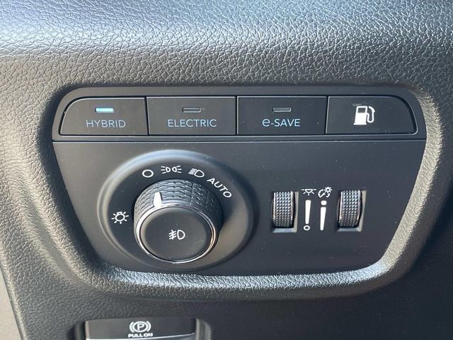 Used 2023 Jeep Grand Cherokee 4WD 4xe w/ Luxury Tech Group II image 18