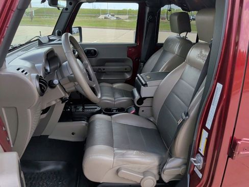 Used 2010 Jeep Wrangler Unlimited Rubicon w/ Dual Top Group image 12