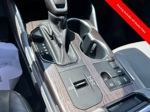 Used 2023 Toyota Highlander Limited FWD image 12