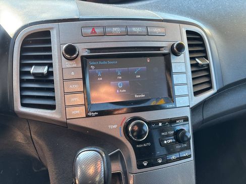 Used 2015 Toyota Venza LE AWD/4WD image 16
