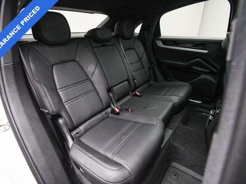 Used 2024 Porsche Cayenne Coupe image 48