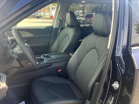 New 2026 Toyota Grand Highlander Limited image 11