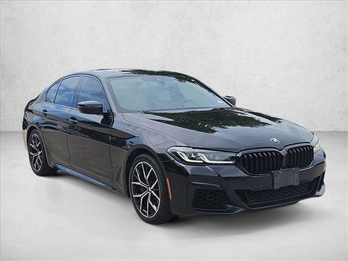 Used 2023 BMW 540i w/ M Sport Package RWD image 3