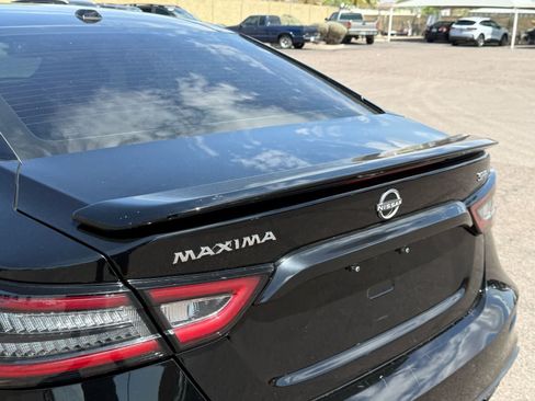Used 2023 Nissan Maxima SR w/ Sport Mat Group FWD image 11