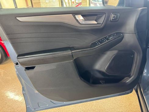 Used 2025 Ford Escape Active w/ Active Premium Tech Pack FWD image 16