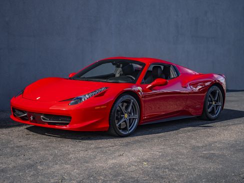 Used 2014 Ferrari 458 Spider image 8