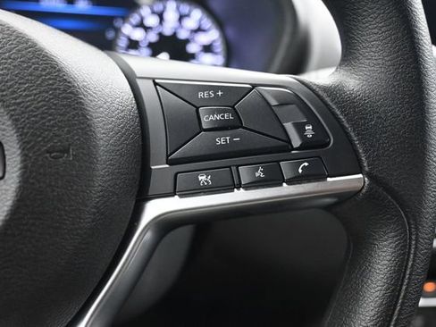 Used 2025 Nissan Sentra SV FWD image 10