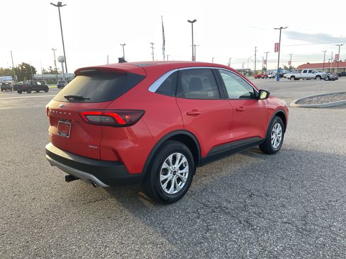 Used 2024 Ford Escape Active AWD/4WD image 4