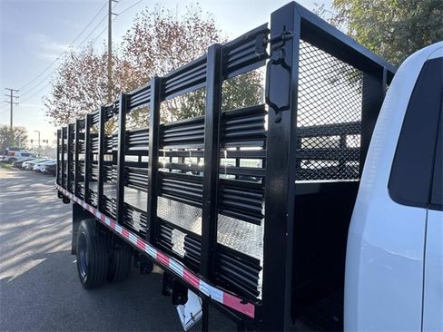 Used 2018 Ford F550 2WD Regular Cab Super Duty image 34