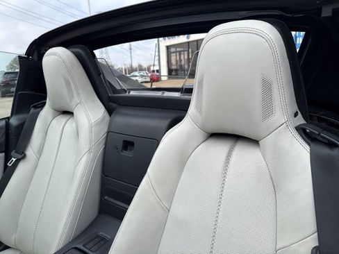 Used 2021 MAZDA MX-5 Miata RF Grand Touring image 10