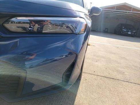 Used 2025 Honda Civic Sport image 11