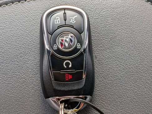 Used 2023 Buick Enclave Essence image 32