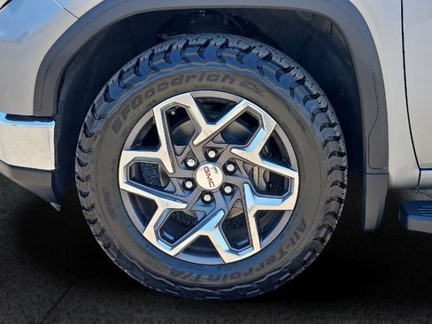 Used 2023 GMC Sierra 1500 SLT AWD/4WD image 8