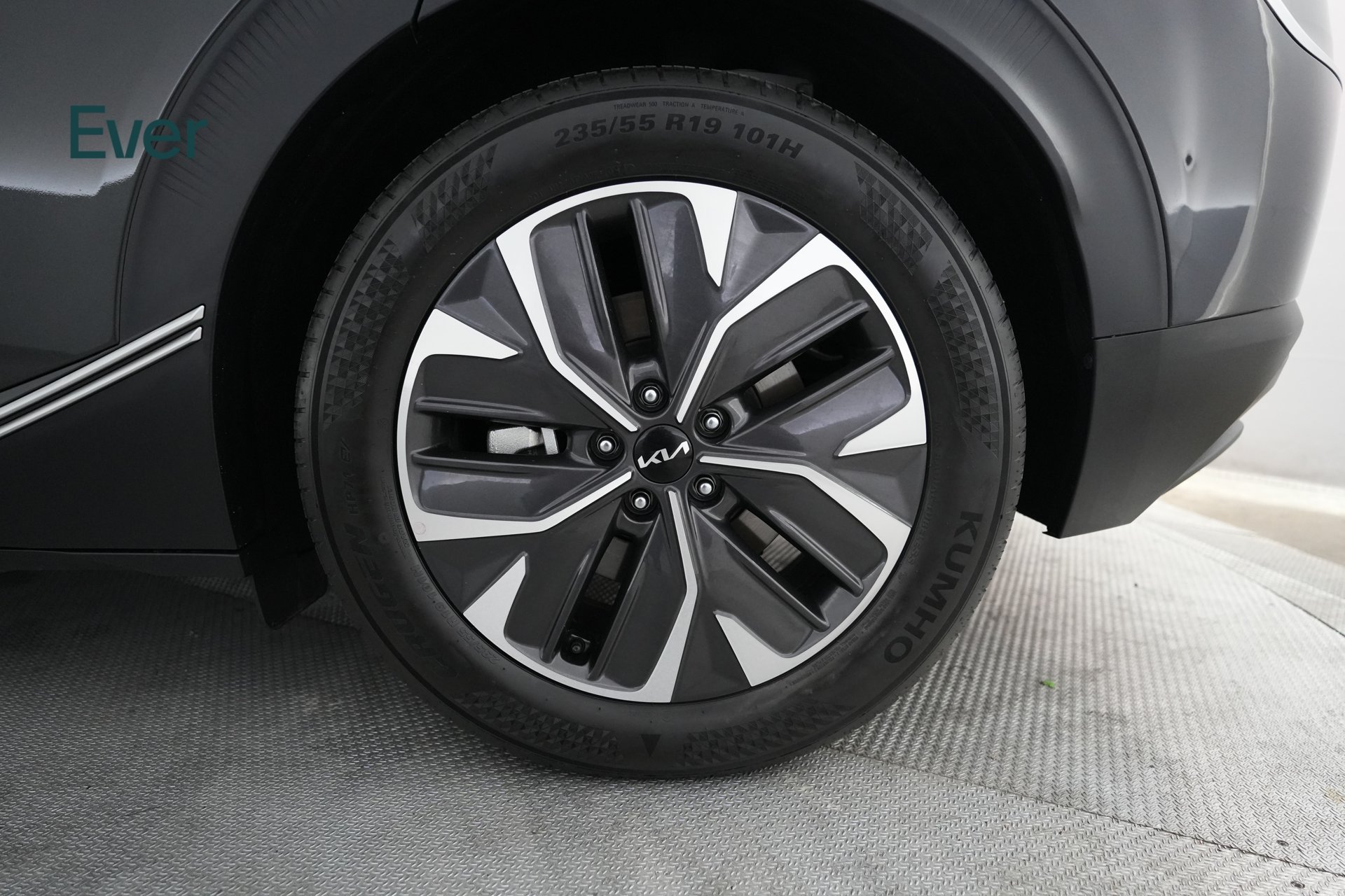 Used 2024 Kia EV6 Light RWD image 9