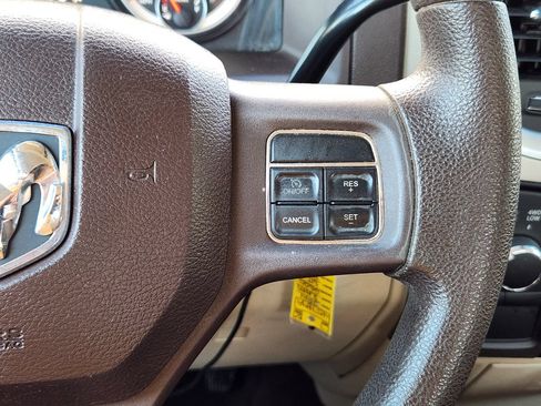 Used 2014 RAM 2500 SLT AWD/4WD image 18