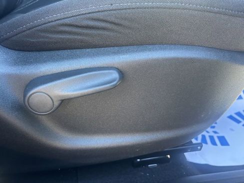 Used 2021 Jeep Renegade Sport image 17