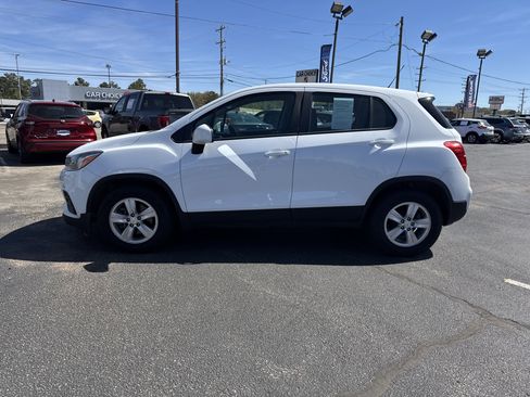Used 2021 Chevrolet Trax LS image 6