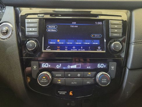 Used 2018 Nissan Rogue SL w/ Premium Package AWD/4WD image 25