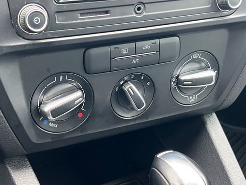 Used 2017 Volkswagen Jetta S image 16