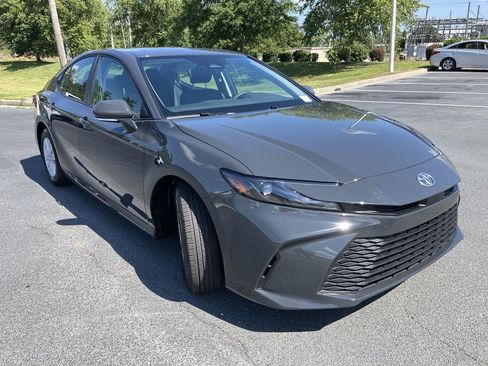 Used 2026 Toyota Camry LE FWD image 7
