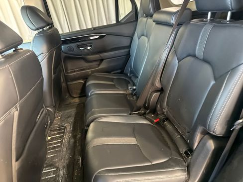 Used 2024 Honda Pilot Touring image 16