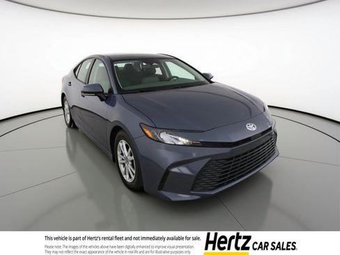 Used 2025 Toyota Camry LE FWD image 1