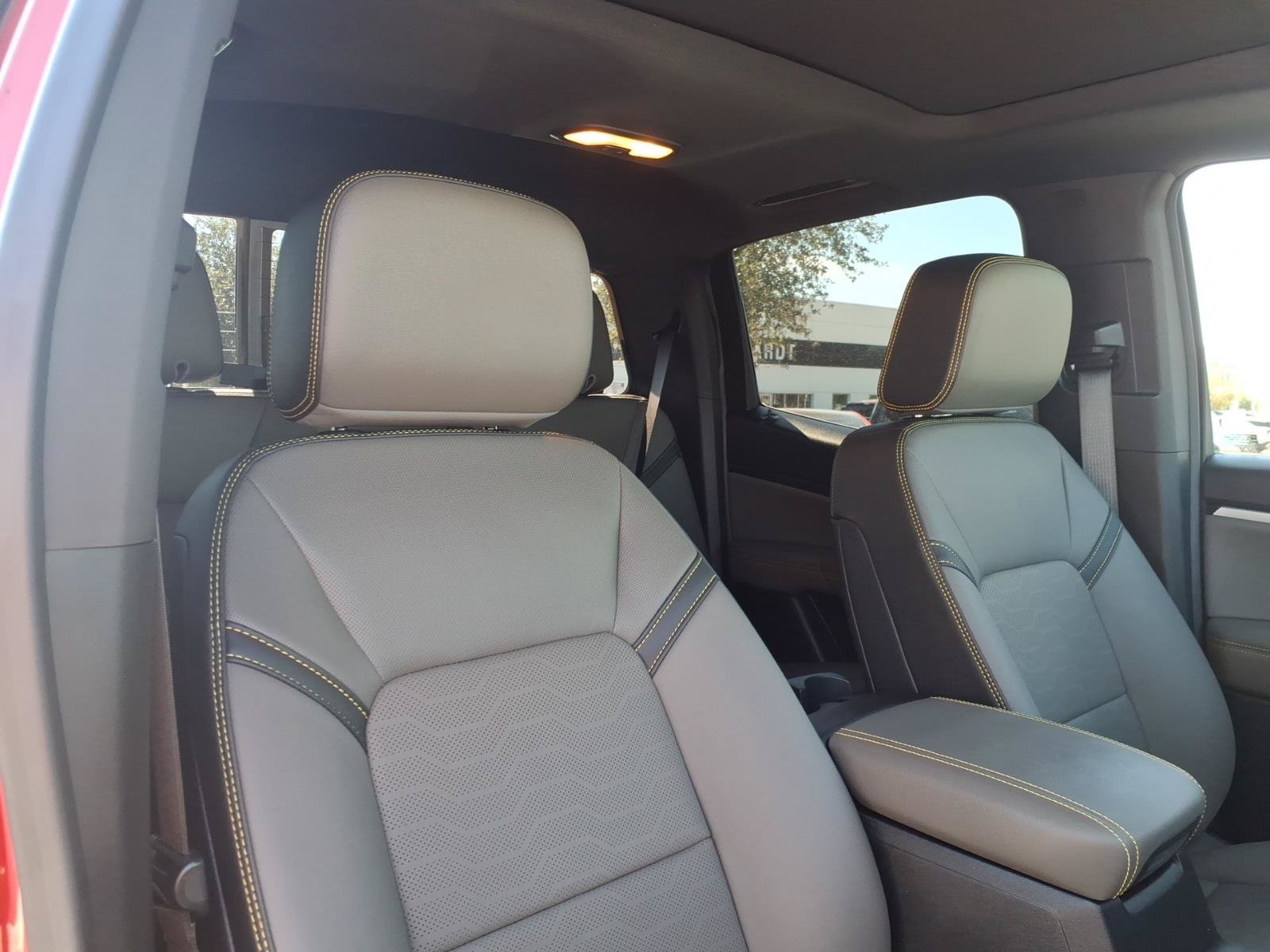 Used 2024 Chevrolet Colorado ZR2 w/ ZR2 Convenience Package III AWD/4WD image 13