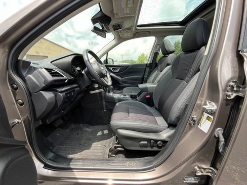 Used 2023 Subaru Forester Premium AWD/4WD image 9