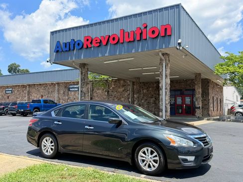 Used 2014 Nissan Altima 2.5 S w/ Sport Value Package FWD image 1