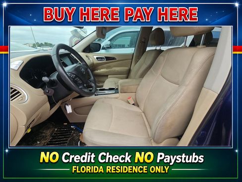 Used 2017 Nissan Pathfinder SV w/ Trailer Tow Package FWD image 9