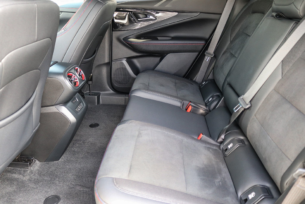 Used 2024 Chevrolet Blazer EV RS AWD/4WD image 17