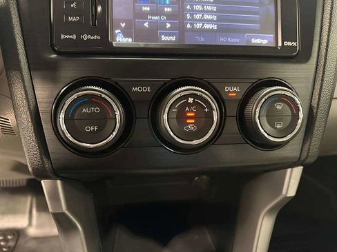 Used 2014 Subaru Forester 2.5i Touring AWD/4WD image 30