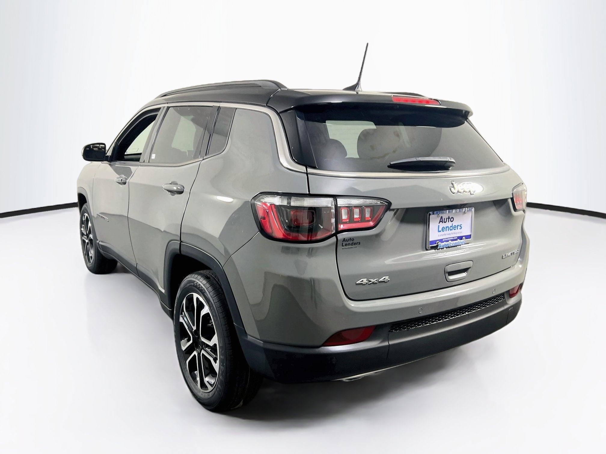 Used 2023 Jeep Compass Limited AWD/4WD image 7