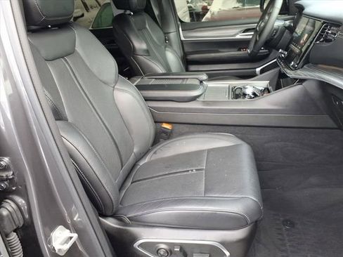 Used 2024 Jeep Wagoneer Series II w/ Flexible Seating Group image 26