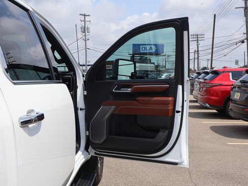 Used 2024 GMC Sierra 2500 Denali Ultimate w/ LPO, GMC Protection Package AWD/4WD image 24