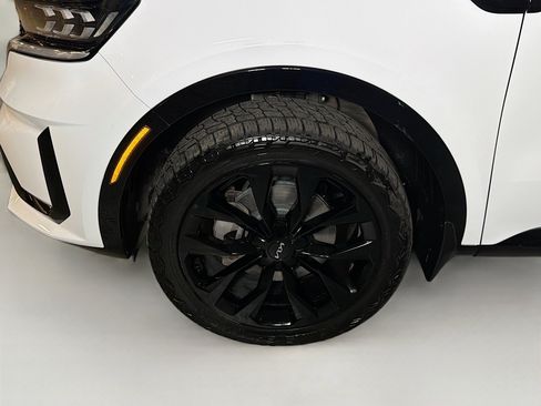 Used 2023 Kia Sorento SX image 11
