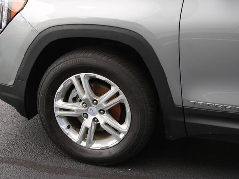 Used 2023 GMC Terrain SLE w/ Driver Convenience Package AWD/4WD image 10