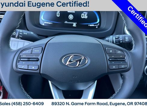 Used 2025 Hyundai Venue SEL FWD image 27