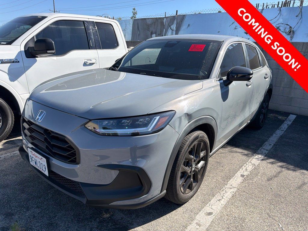 Used 2023 Honda HR-V Sport image 2