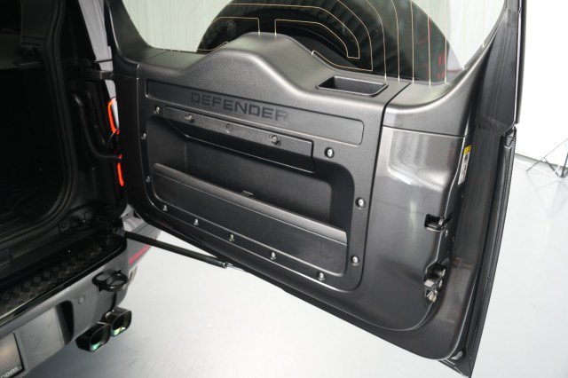 Used 2026 Land Rover Defender 110 X-Dynamic SE AWD/4WD image 56