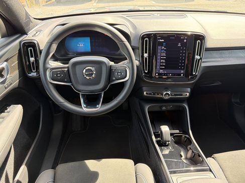 Used 2023 Volvo C40 P8 Recharge Ultimate image 27