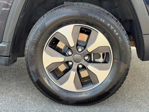 Used 2024 Jeep Grand Cherokee Limited 4xe AWD/4WD image 9
