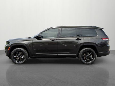 Used 2024 Jeep Grand Cherokee L Limited w/ Black Appearance Package AWD/4WD image 4