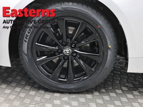 Used 2024 Toyota Corolla SE w/ SE Package FWD image 31