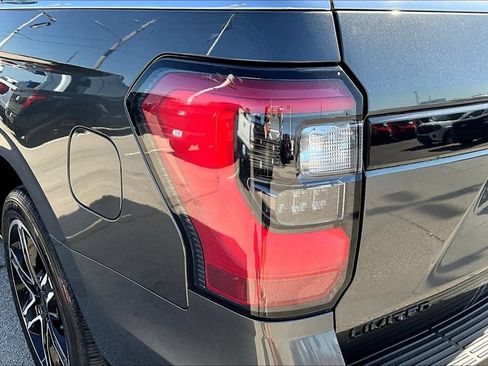 Used 2020 Ford Expedition Limited w/ Equipment Group 303A AWD/4WD image 33