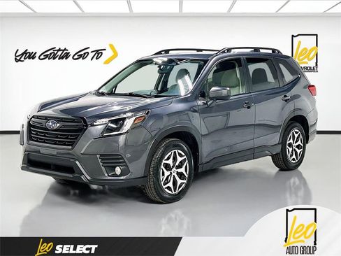 Used 2023 Subaru Forester Premium AWD/4WD image 1