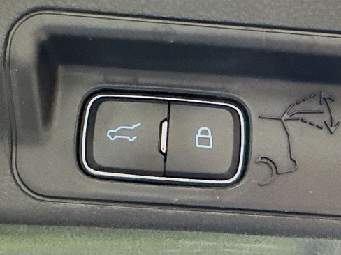 Used 2025 Ford Explorer Platinum w/ LUX Leather Package image 32